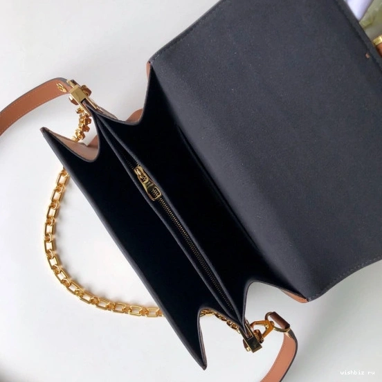 WIS Show） Spring Vuitton MM（2019 Louis Dauphine 0126